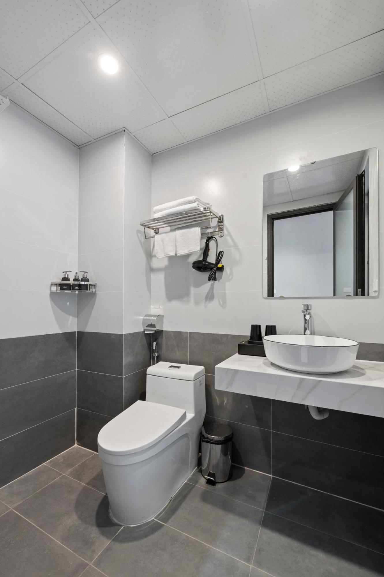Lakeview Residence Hotel ハノイ市 エクステリア 写真